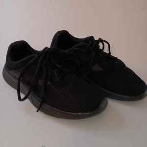 ATHLETIC WORKS - WOMEN'S JOGGER OR WORK SNEAKERS WITH MEMORY FOAM - SIZE 7
